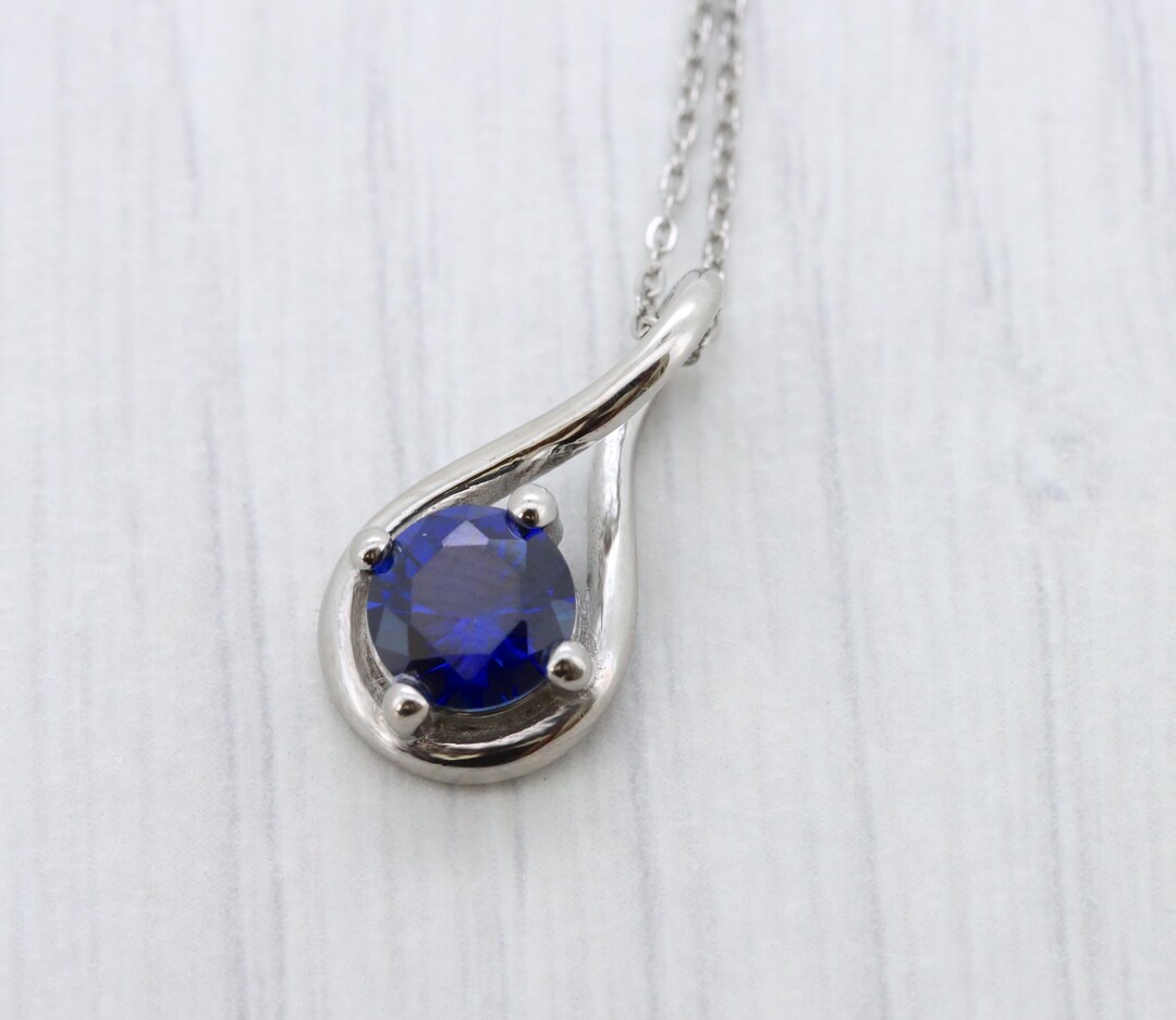 サファイアのネックレスたん！ 純チタンサファイアの一粒石ペンダント 誕生石 ネックレス 変色し