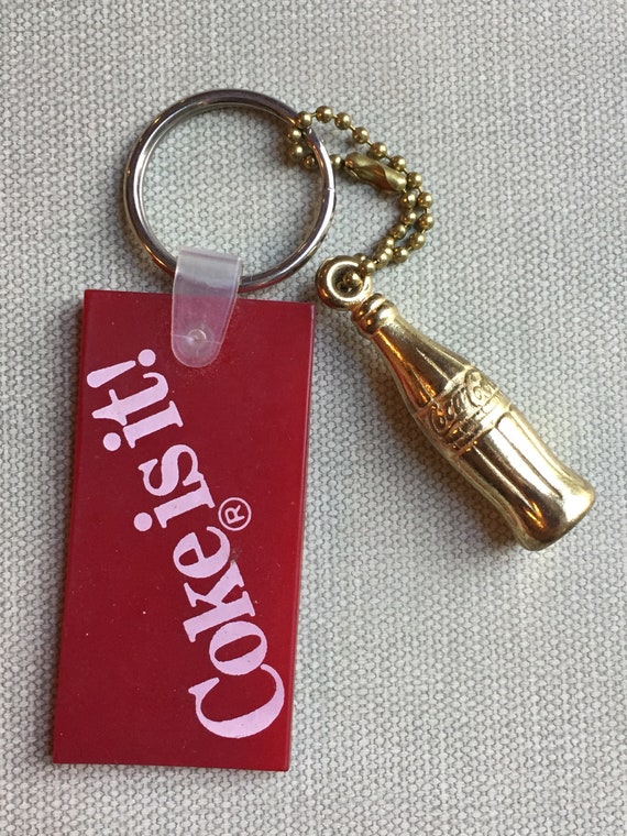Set of 6-5 Pinback Buttons and Key Chain 1 1//2/" Coke Coca-Cola Machines