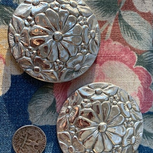 Big Beautiful Floral Button Arts and Crafts / Art Nouveau Cast Silver Tone 2 1/2” ~ PRICE FOR ONE ~  True Vintage