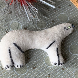 Folksy Felt Polar Bear Hand Crafted Brooch Cottage Craft 50’s
