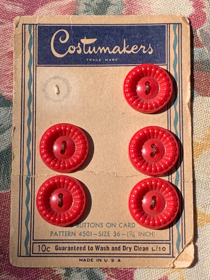 30’s 40’s Ridged Buttons Carded Red Set of 5 Plastic Housedress Style 7 ...