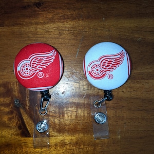 NEW Detroit Red Wings Hockey NHL Skates Lapel Pin Brooch #F3