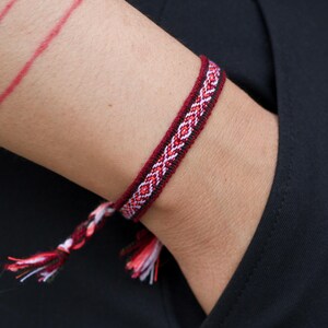 Woven Handmade Boho Slim Bracelet, Woven Textile, Friendship Bracelet, Stacking, Anklet, Boho Jewelry, Handwoven Textile Bracelet 画像 5