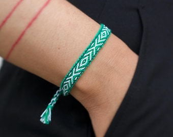 Handmade Green & White Woven Bracelet: Boho Ethnic Wool