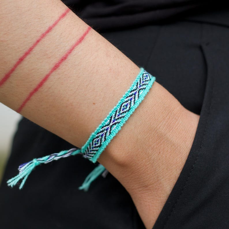 Woven Handmade Boho Slim Bracelet, Woven Textile, Friendship Bracelet, Stacking, Anklet, Boho Jewelry, Handwoven Textile Bracelet 画像 7