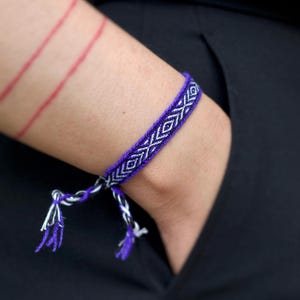 Woven Handmade Boho Slim Bracelet, Woven Textile, Friendship Bracelet, Stacking, Anklet, Boho Jewelry, Handwoven Textile Bracelet 画像 6