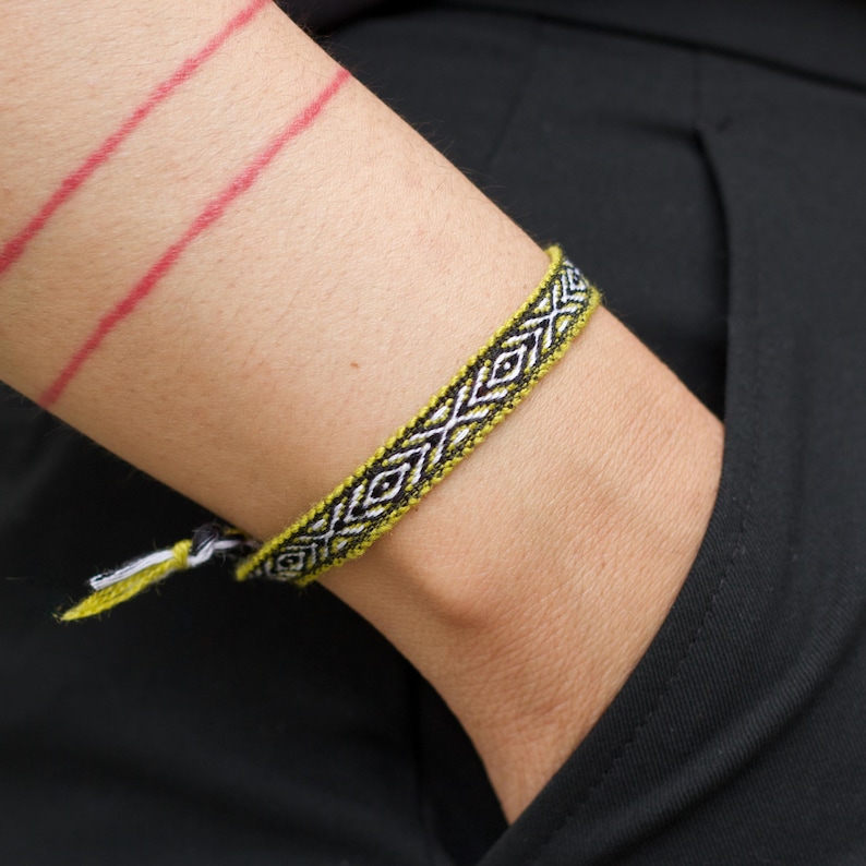 Woven Handmade Boho Slim Bracelet, Woven Textile, Friendship Bracelet, Stacking, Anklet, Boho Jewelry, Handwoven Textile Bracelet 画像 9