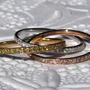 Bague à rouler tricolore en or 14 carats avec millegrain à la main, bague d'éternité diamants, bague Trinity, bague d'anniversaire, champagne et diamants jaunes