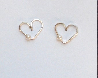 Wire Dainty Heart Stud Earrings, Dainty Wire Heart Post Earrings, Silver Heart Pearl Earrings