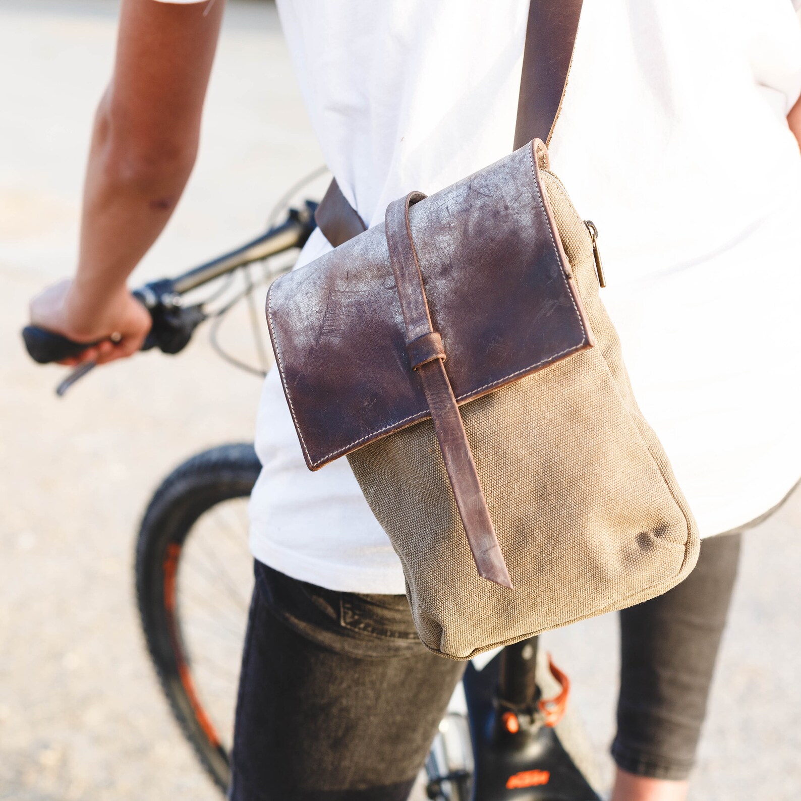 sling bag for bikers
