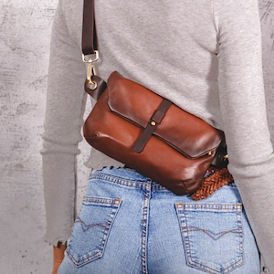 Brown Leather Fanny Pack, Zipped Cross Body Sling bag