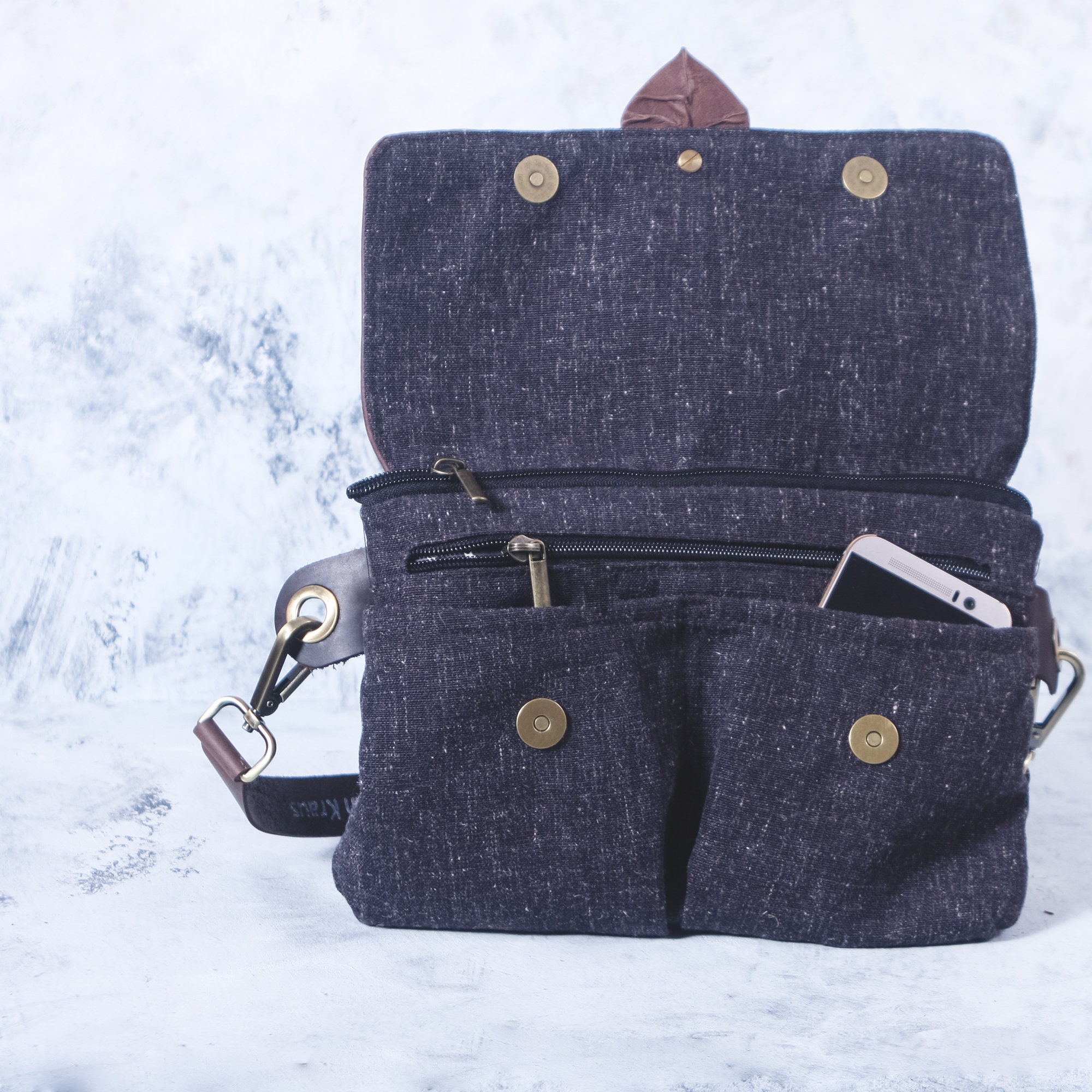 BG-812 Showman ® Hip Pack (Fanny Pack) Bag