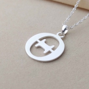 Collar theta de plata, collar griego delicado personalizado, collar griego omega, collar del alfabeto griego, collar colgante griego, regalo para ella