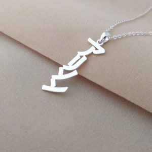 Custom Japanese Necklace, Vertical Kanji Name Necklace, Japanese Pendant Jewelry, Personalized Japanese Character Necklace,Gift for her