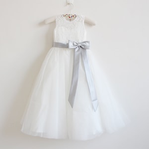 Light Ivory Flower Girl Dress Silver Baby Girls Dress Lace Tulle Flower Girl Dress With Silver Sash/Bows Sleeveless Floor-length