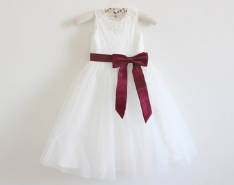 Vestido de niña de las flores color marfil claro, vestido de niña de las flores color burdeos, vestido de niña de las flores con encaje, vestido de niña de las flores con cinta color burdeos, vestido de niña bebé, vestido de niña de las flores con tul