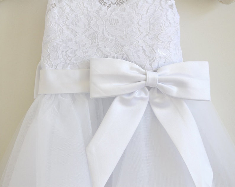 White Flower Girl Dress Baby Girls Dress Lace Tulle White Flower Girl Dress With Bows Sleeveless Knee-length image 3