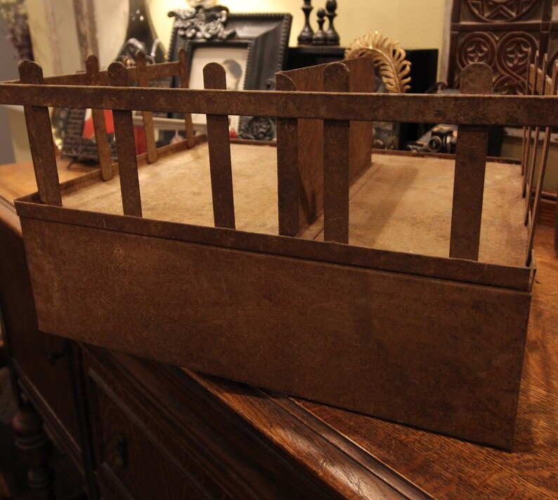 shoe polish stand