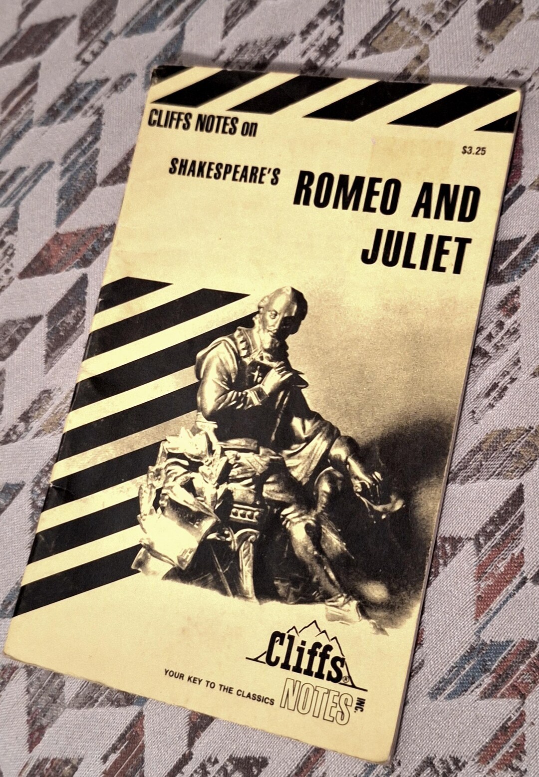 Vintage 'romeo and Juliet' Cliff Notes: Condensed Study Guide - Etsy