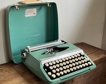 Vintage Turquoise Smith Corona Corsair Deluxe Portable Typewriter with Carry Case