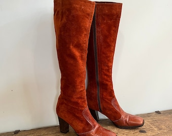 Vintage Amalfi Rangoni Red Suede & Leather Perforated Wingtip Knee High Boots Made in Liguria Italy