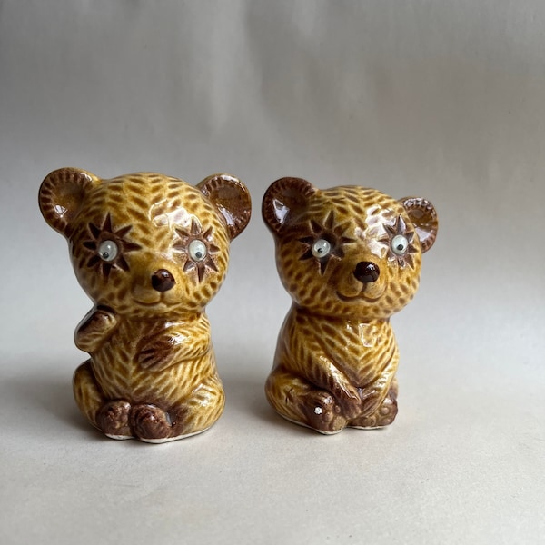 Vintage Google Eye Brown Bear Ceramic Salt and Pepper Shakers Made in Japan, Bear Kitsch