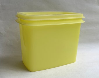 Tupperware Carrying Container Rectangle Yellow With Handles 9x13