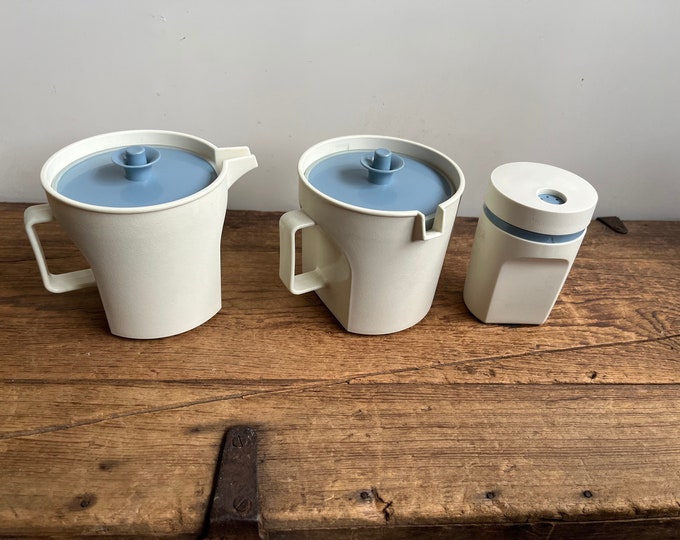 Vintage Tupperware Creamer Sugar With Blue Push Button Lid and Shaker
