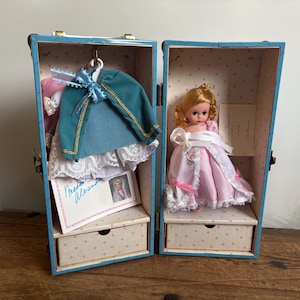 Complete Deluxe 1996 Madame Alexander Doll 