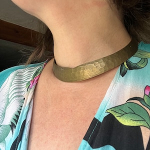 Vintage Brutalist Pounded Brass Horseshoe Choker Necklace