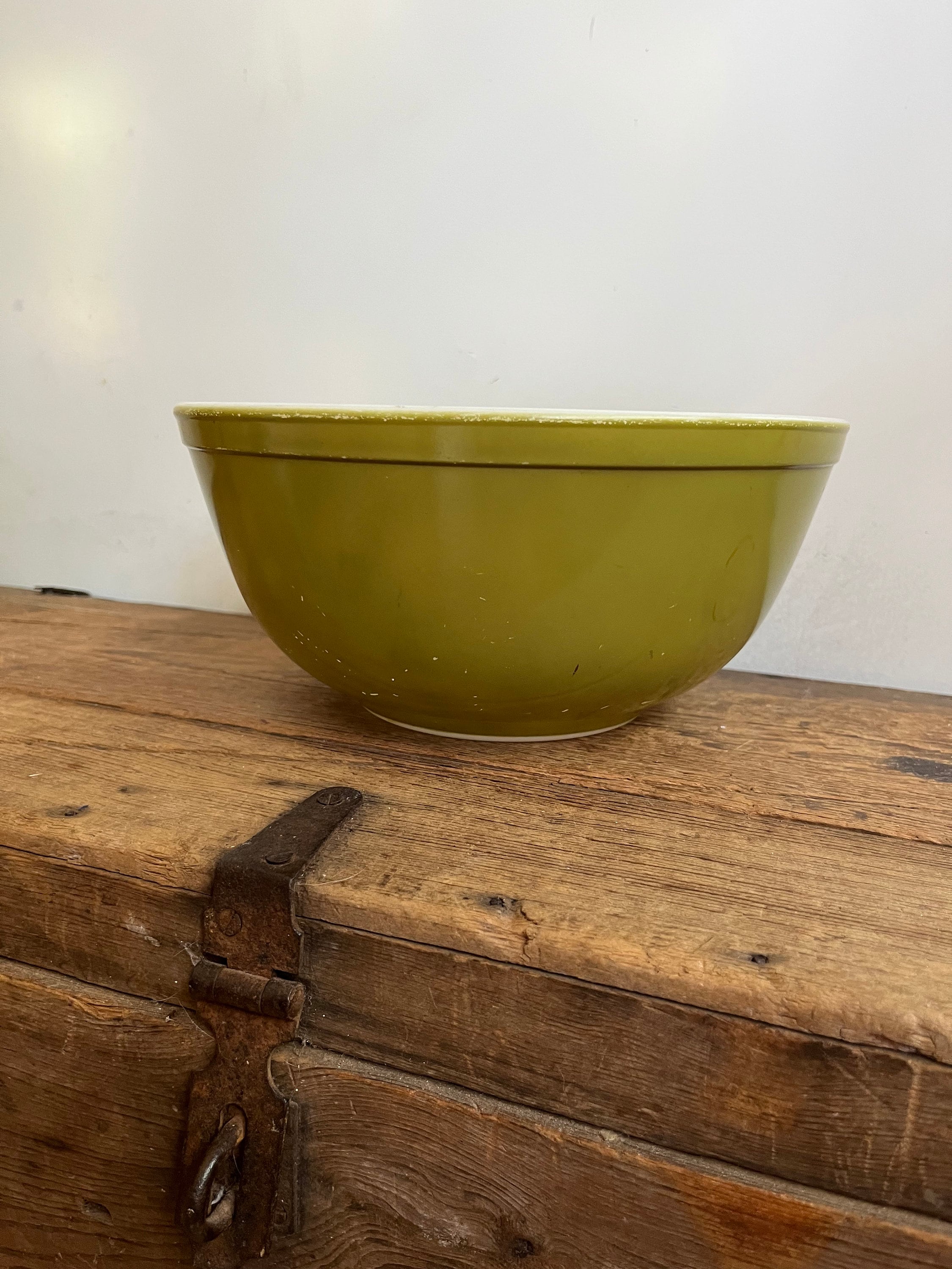 Vintage Pyrex Avocado Green Round Stacking Mixing Bowl 403 Vintage Milk ...