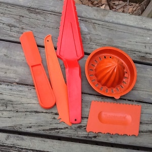 Vintage Burnt Orange Tupperware Cake Tools Kitchen Utensils Pie Server Citrus Juicer