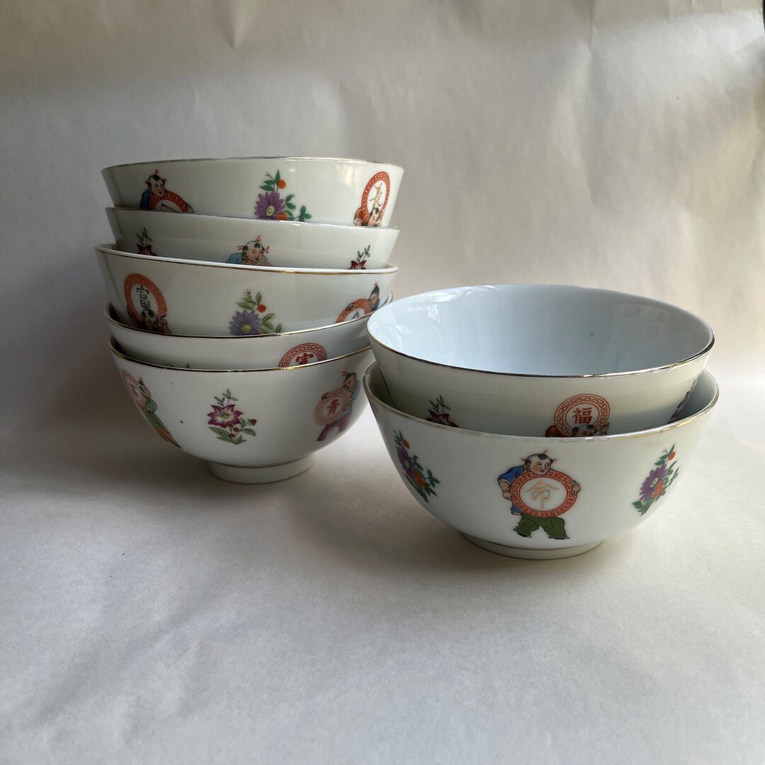 Vintage Cathay Chinese Porcelain Bowls Gold Rimmed With Chinese Figures Rice or Soup Bowls
