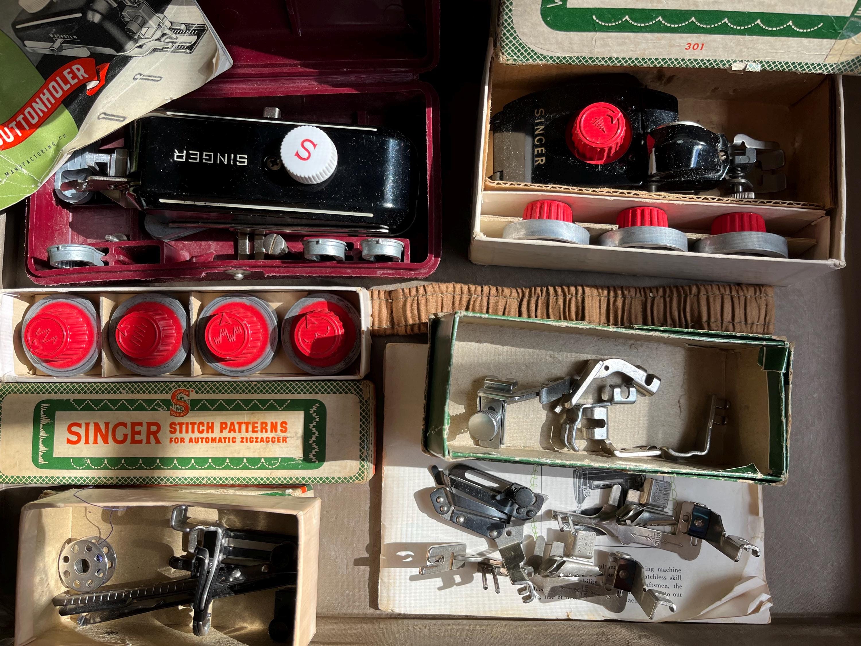 Vintage Portable Singer Sewing Machine 301 With Case