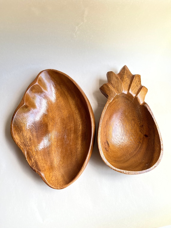 Vintage Pineapple & Clam Shell Shaped Monkey Pod Decorative Wood