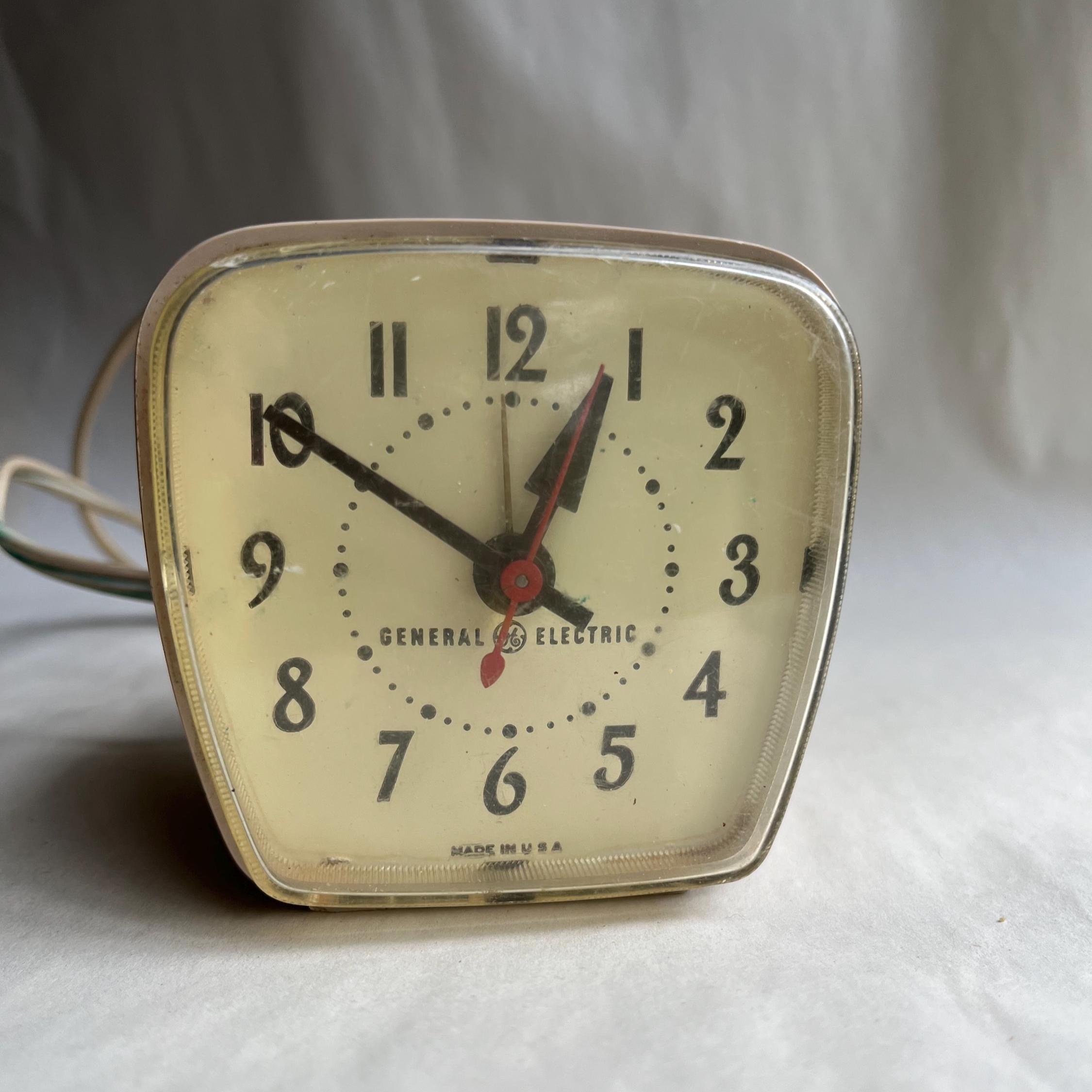 Vintage General Electric Alarm Clock Model 7HD220 - Etsy
