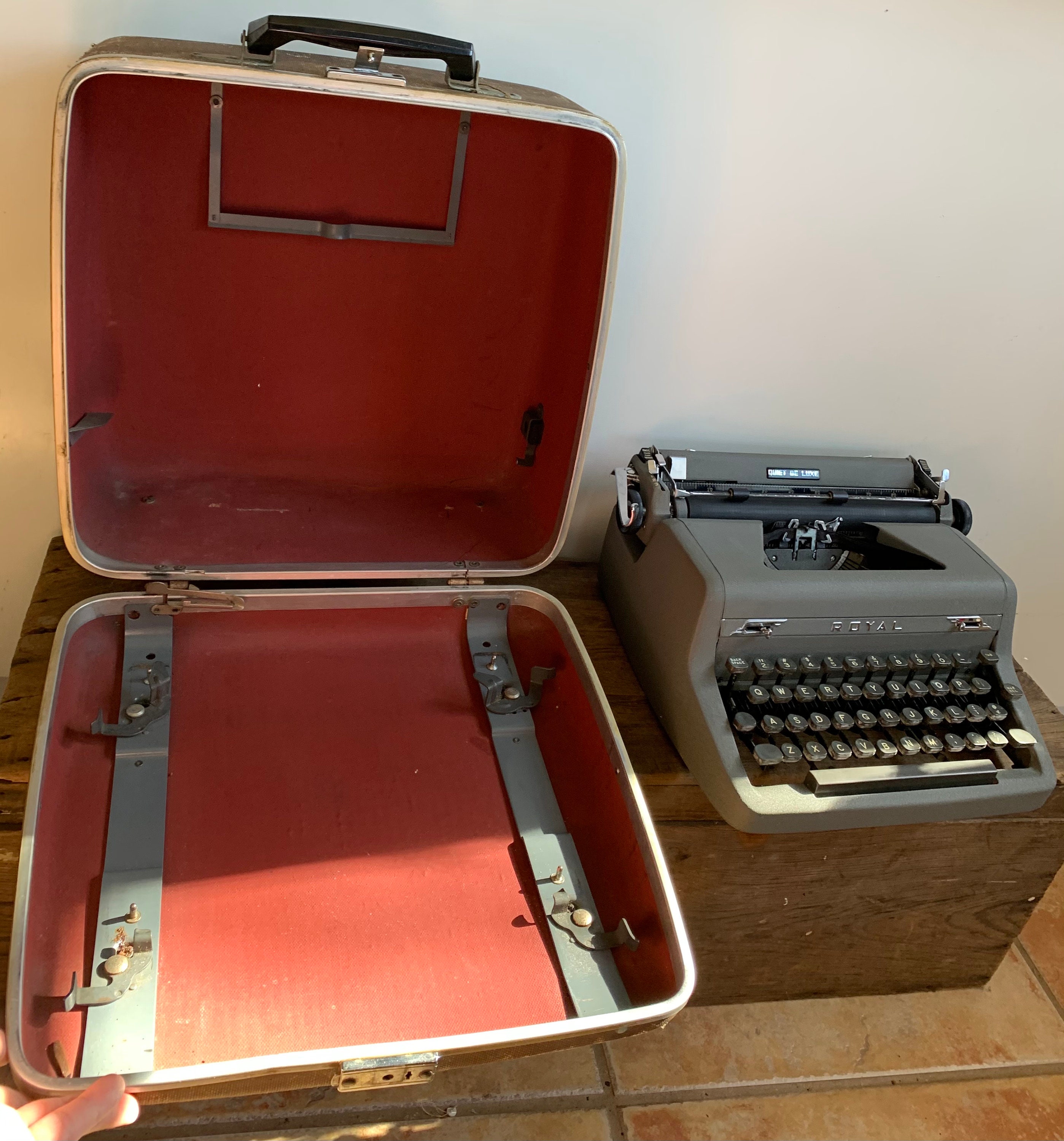 Royal Quiet Deluxe Typewriter for sale | eBay