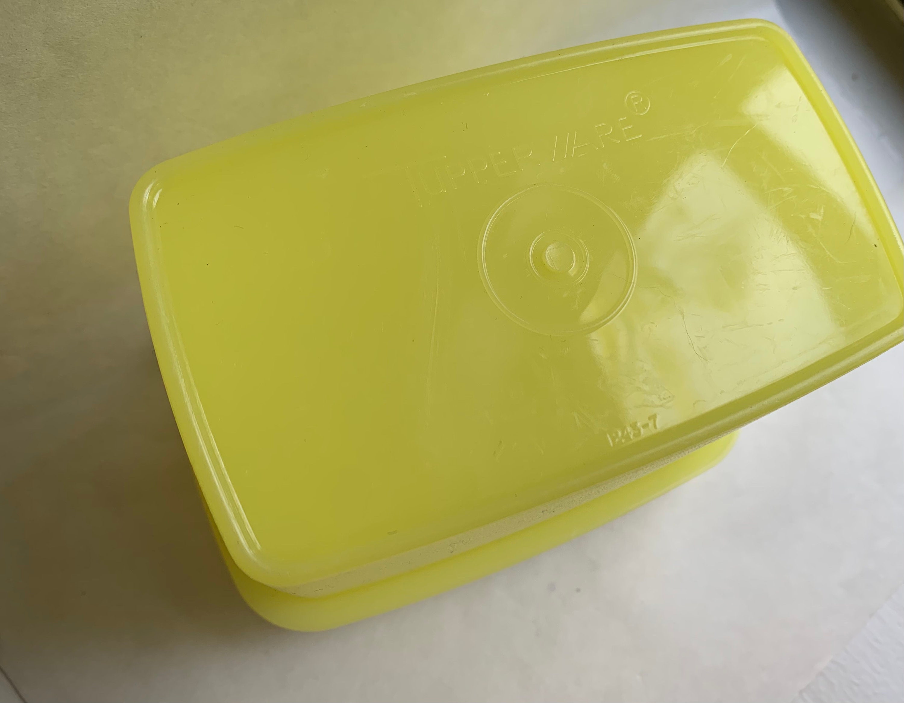Vintage Yellow Square Tupperware Sandwich Container #990124