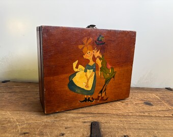 Kitschy Vintage Purse Box Wood Storage with Whimsical Folk Art Sweetheart Couple Painting