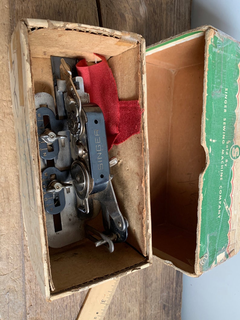 Vintage Singer Sewing Machine Buttonhole Attachment 121795 for Etsy