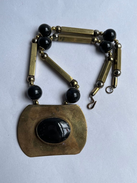 Vintage Modern Brutalist Black Onyx and Brass Nec… - image 8