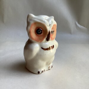 Vintage Beige Owl Salt Shaker Spice Bottle Bird Figure