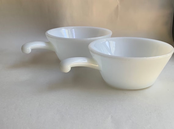 Soup bowl / soup bag - with handle - Fire King Anchor Hocking - white milk  glass