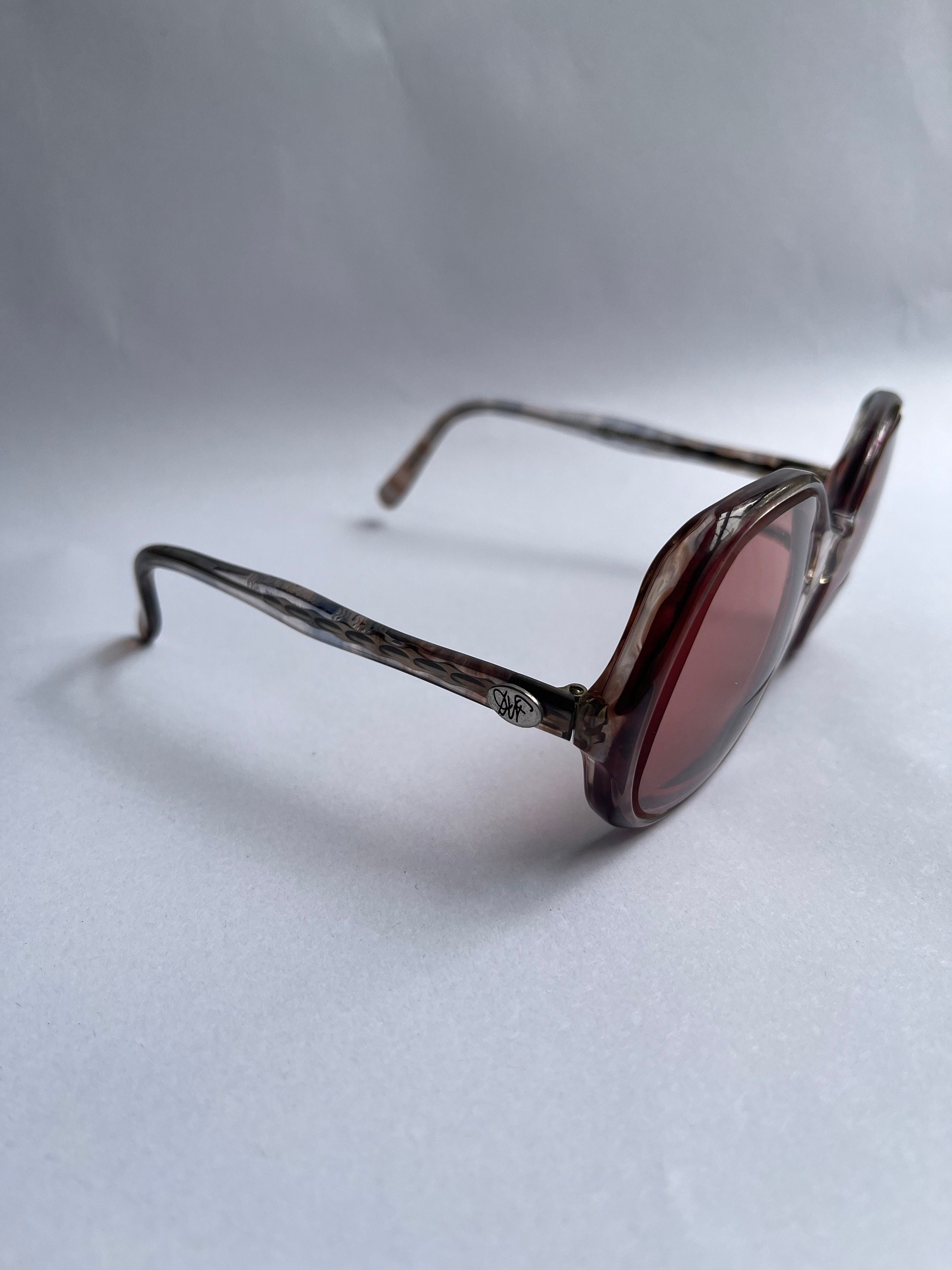 Diane von Furstenberg sunglasses tortoise-shell frame and gradient lense nwt Diane Von Furstenberg Adele Green Sunglasses | Mercari main image 4