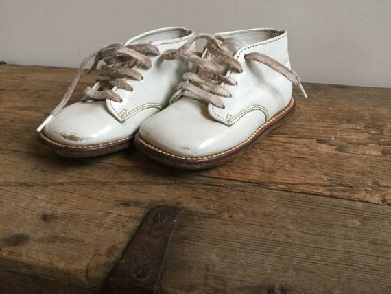 buster brown shoes