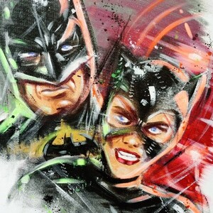 Puede incluir: Una pintura de Batman y Catwoman en una pose dinámica. Batman está a la izquierda, con su icónico traje negro y verde, mientras que Catwoman está a la derecha, con un traje negro y rojo con una máscara de gato. El fondo es una mezcla de rojo, naranja y negro.