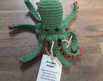 Pulpo antiestrés con cuentas de crochet