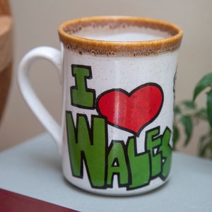 Vintage “I Love Whales” Welsh Sheep Mug – Cottagecore Animal Art – Retro Ceramic Collectible