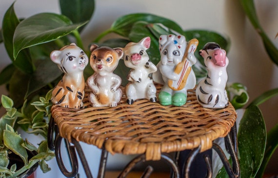 置物 Vintage ceramic figurin Vintage Porcelain Japanese Animal Figurines - Tiger, Bear, Cow