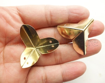 4 PCS Golden small smooth pattern three side Decorative Corner Bracket for Chest Case Box- 22mm x 22mm x 22mm - CB0165